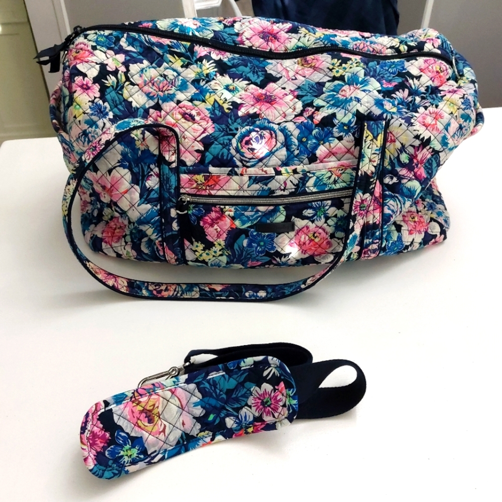 Large Duffel Travel Bag Garden Grove NWOT